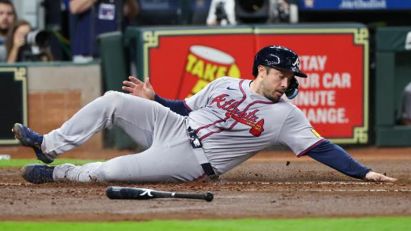 Braves capitalize on Astros' mishaps to take the lead