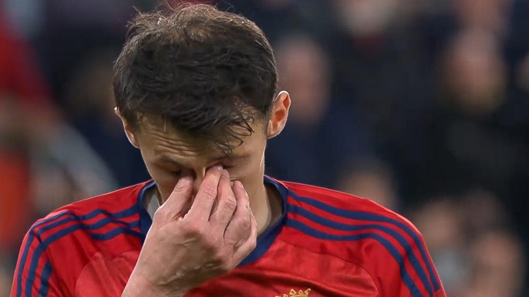 Osasuna's Ante Budimir attempts 'worst penalty you've seen this season'