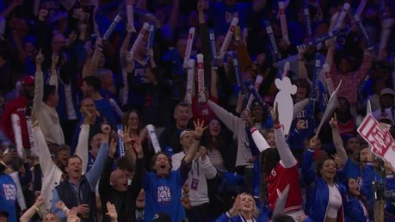 Sixers' fans go wild for free chicken after Heat's 2 missed FTs