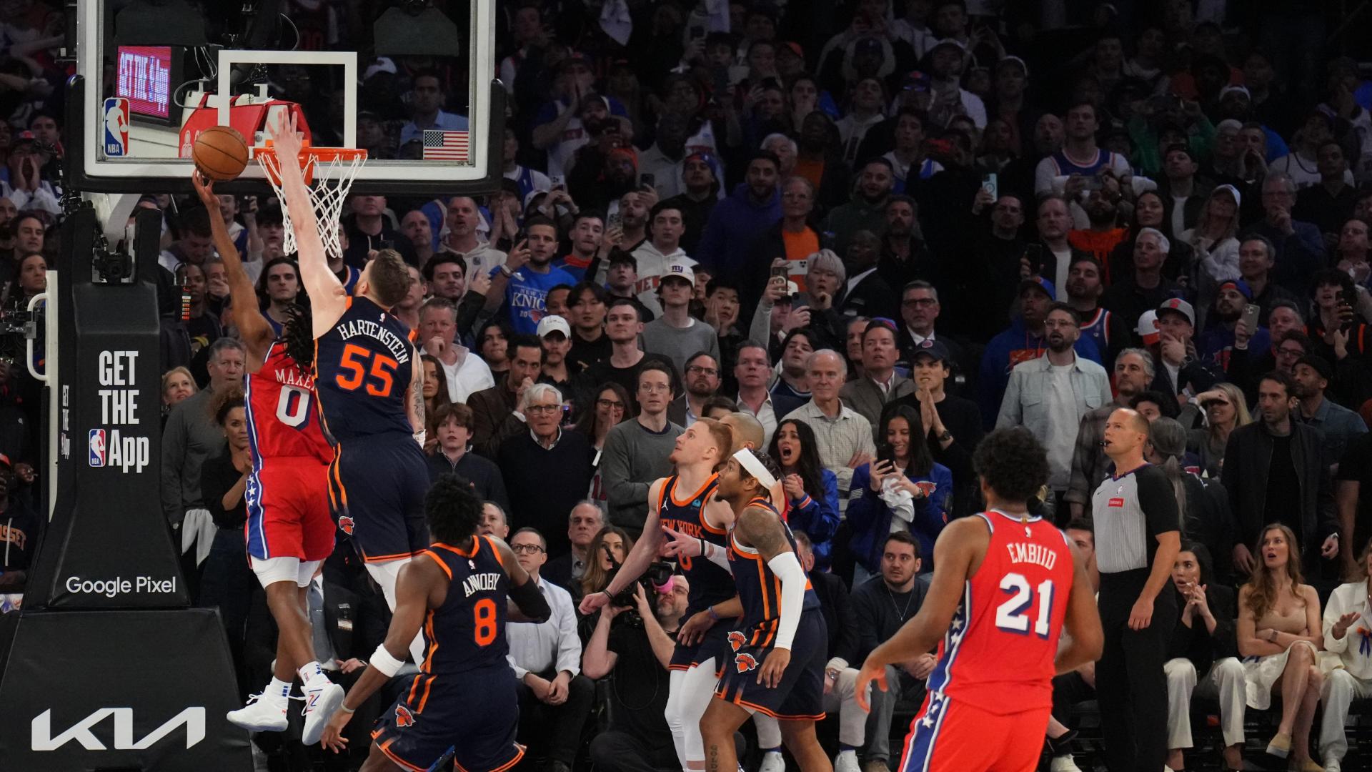 Donte DiVincenzo caps desperate rally with 3-pointer  Knicks beat 76ers 104-101 to take 2-0 lead