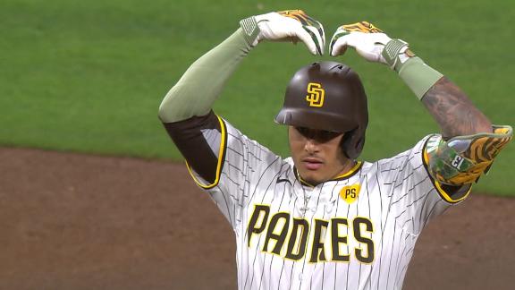 Manny Machado hits big 3-run double for Padres