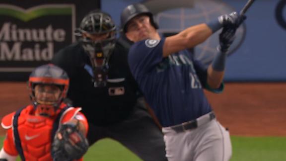 Dylan Moore rocks 2-run HR for Mariners