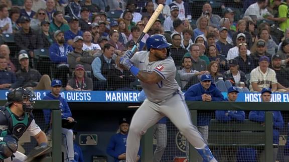 Nelson Vel  zquez slugs 3-run homer in the 7th inning  Royals rally past Mariners 4-2