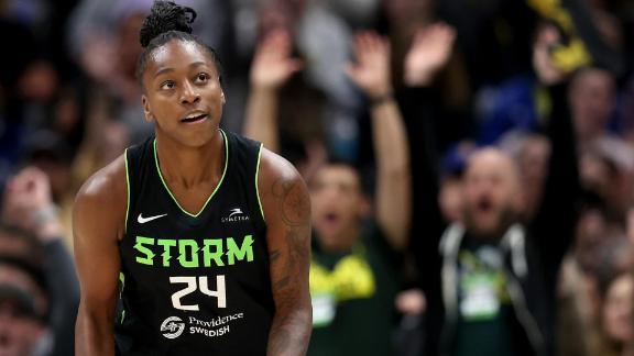 Jewell Loyd fuels Storm with 34 points in win vs. Fever