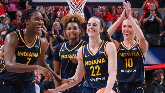 Caitlin Clark hace historia como novata en la WNBA