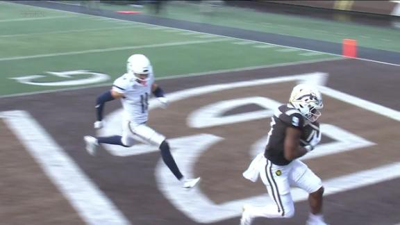 Kenneth Womack hauls it in for 25-yard receiving touchdown