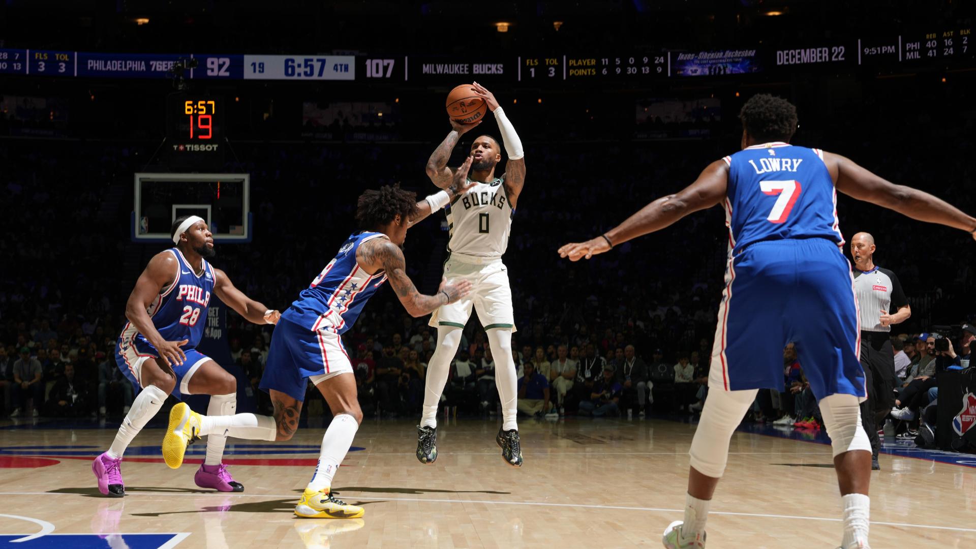 Damian Lillard fuels the Bucks with 15 points in the third quarter as the Bucks pull away with a big lead.