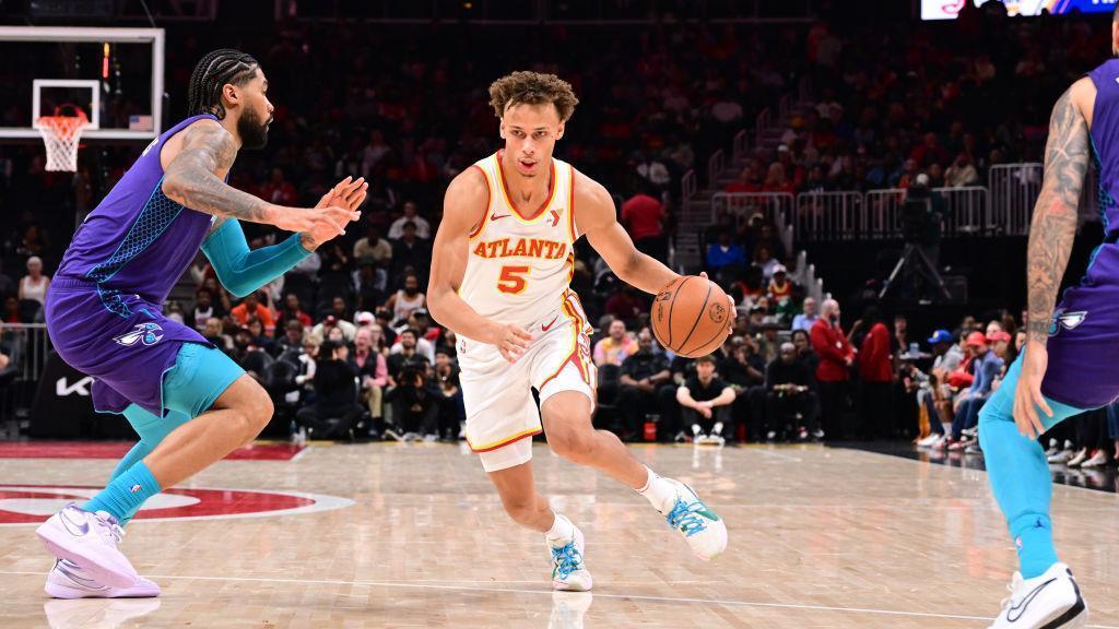 Dyson Daniels does it all in the Hawks' win over the Hornets, setting a career-high with 18 points, four assists, two steals and two blocks.