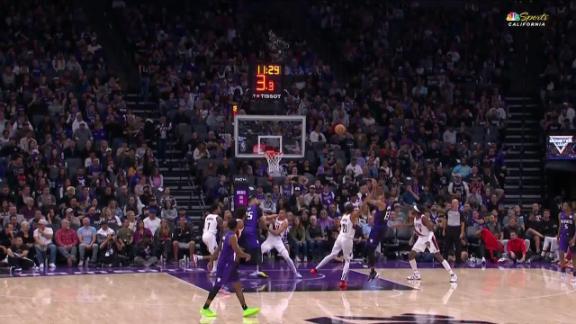 Keegan Murray hits the fadeaway