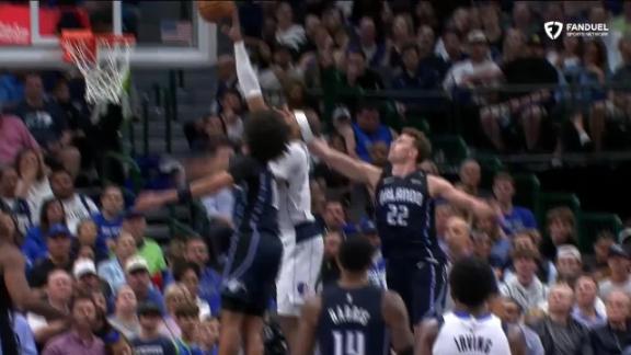 Spencer Dinwiddie makes a sweet pass