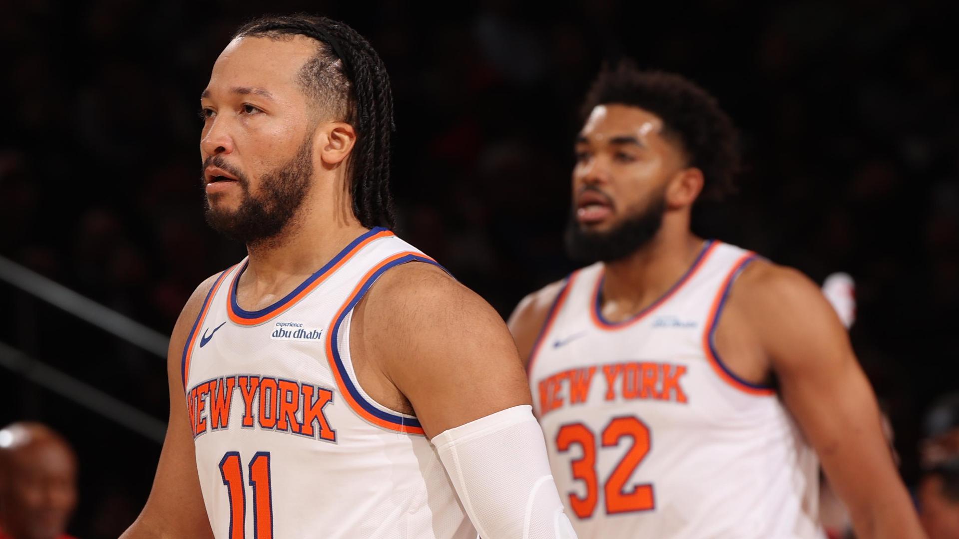 Jalen Brunson's potential game-winning shot rims out as the Knicks fall short to the Bulls.