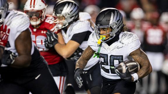Oregon Ducks Football Vs Wisconsin Badgers Football Match Player Stats: Key Performers Revealed