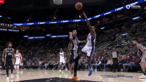 De'Aaron Fox gets the hoop and the harm