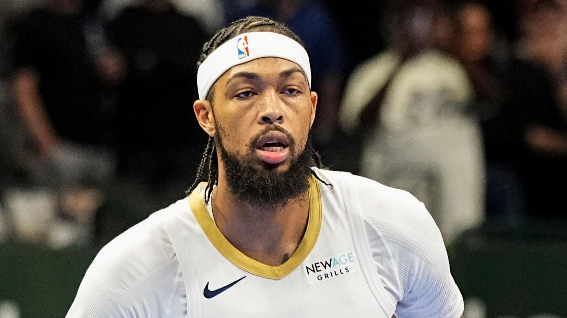 Brandon Ingram buries a nice trey vs. the Mavericks.