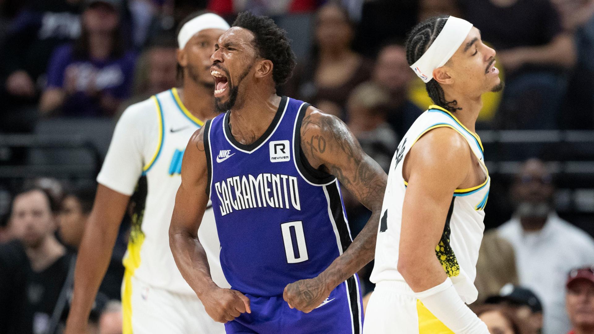 Malik Monk puts on his cape and soars for a big-time alley-oop flush.