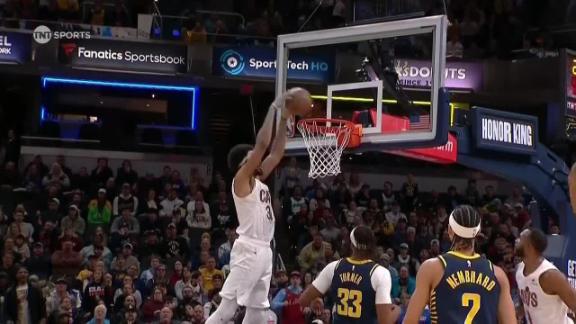 Evan Mobley throws it up to Jarrett Allen for an alley-oop slam to give the Cavaliers a 12-point lead late.
