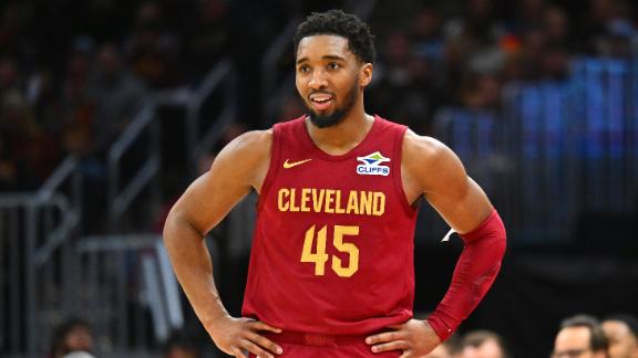 Andre Snellings believes it's time for fantasy players to panic and move on from Cleveland's Donovan Mitchell.