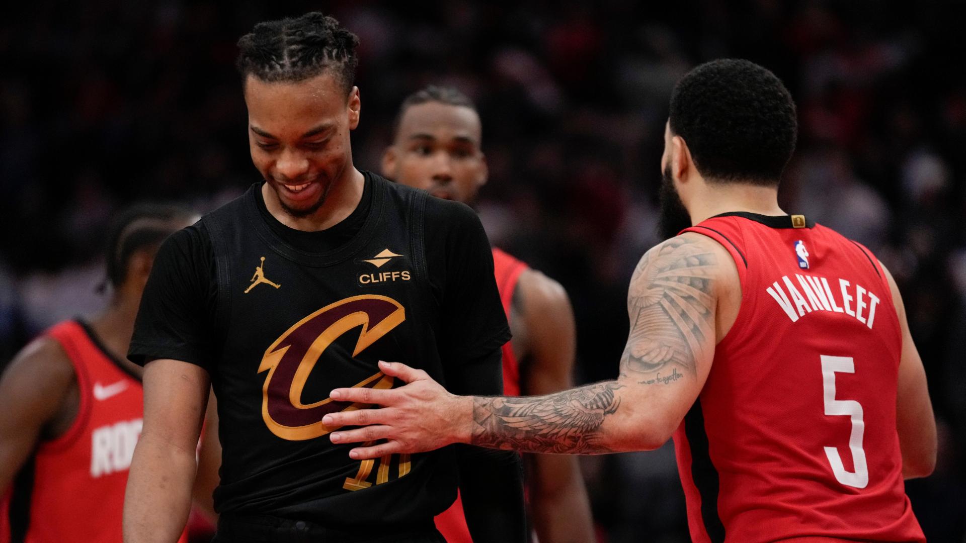 Darius Garland misses two of three free throws, and the Cavaliers cannot find a winner as the Rockets hold on to win.
