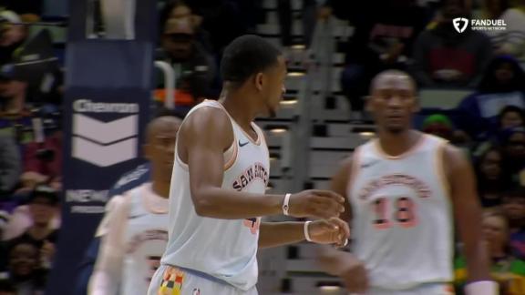 De'Aaron Fox fights off defender for and-1.