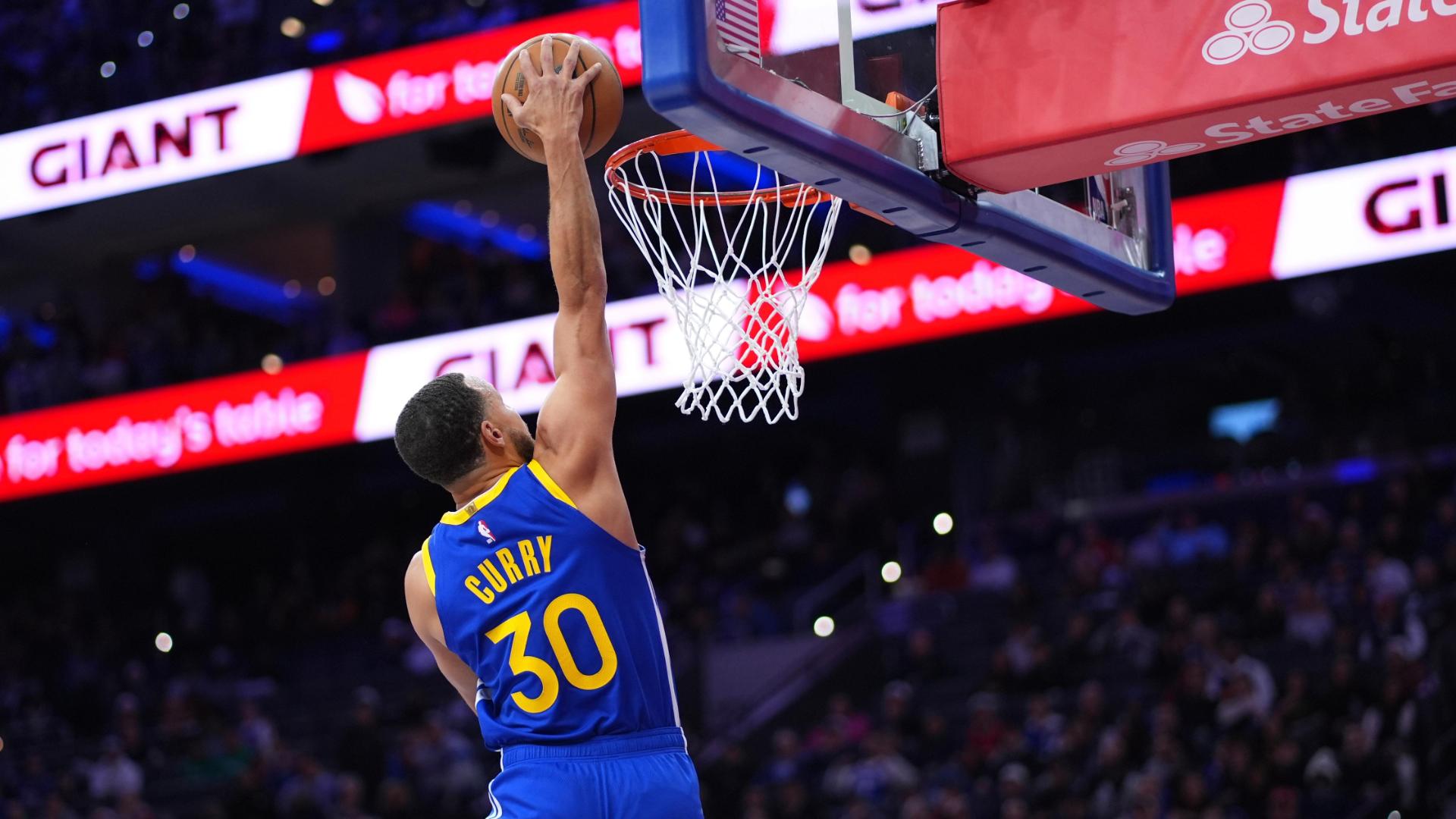 Steph Curry throws down first dunk in 6 years