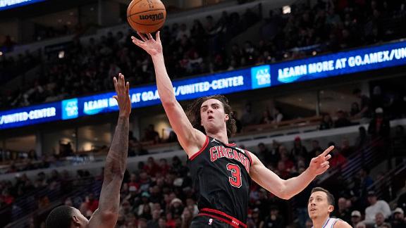 Bulls guard Josh Giddey helps Chicago to a big win over the Miami Heat with 28 points, 16 rebounds and 11 assists.