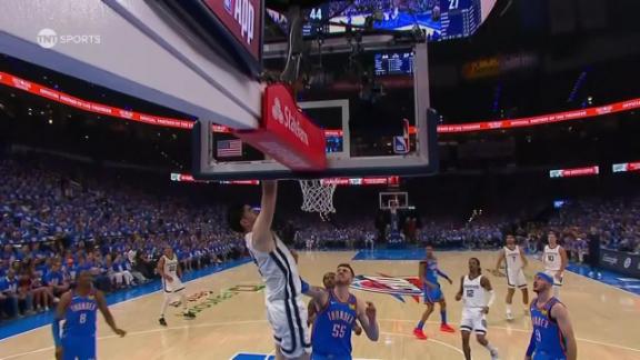 Ja Morant makes a nice pass to Zach Edey, who throws it down for the Grizzlies vs. the Thunder.