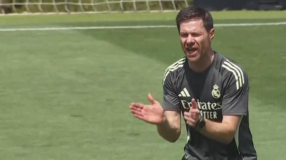 xabi-alonso-takes-real-madrid-training-for-the-first-time