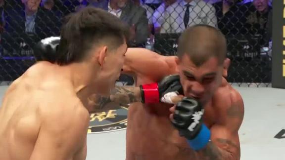 Jesus Pinedo flattens Gabriel Braga with incredible hook