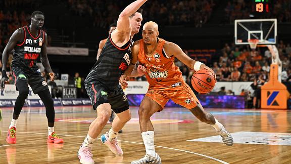 Andrew Andrews is feeling it tonight as he drains another from 3.