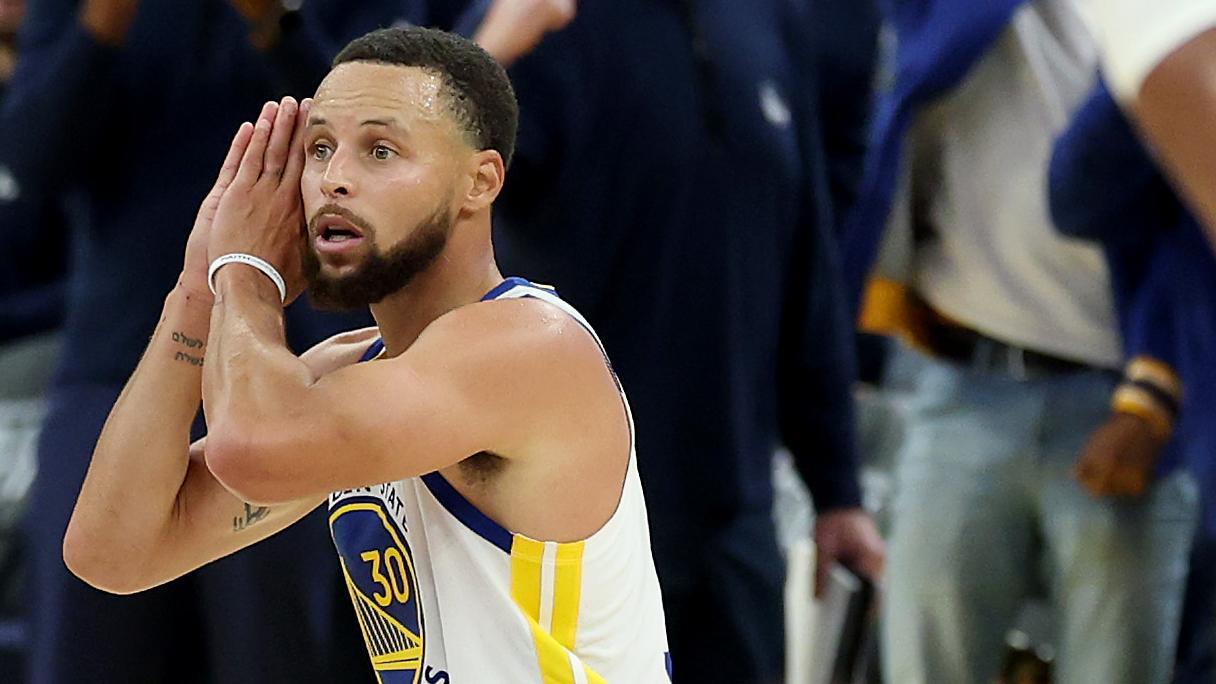 The Warriors move to 2-0 to start the NBA season thanks in part to Steph Curry's 42 points against the Nuggets.