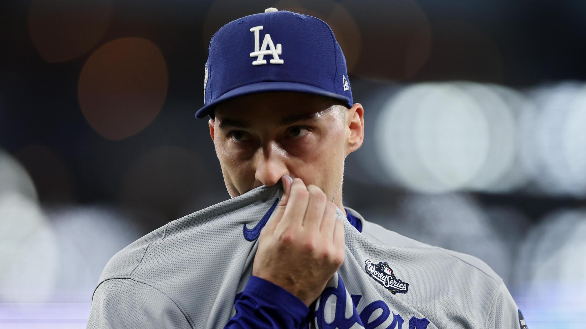 Toronto Blue Jays Take Early Lead With Record Sixth-Inning in World Series Opener