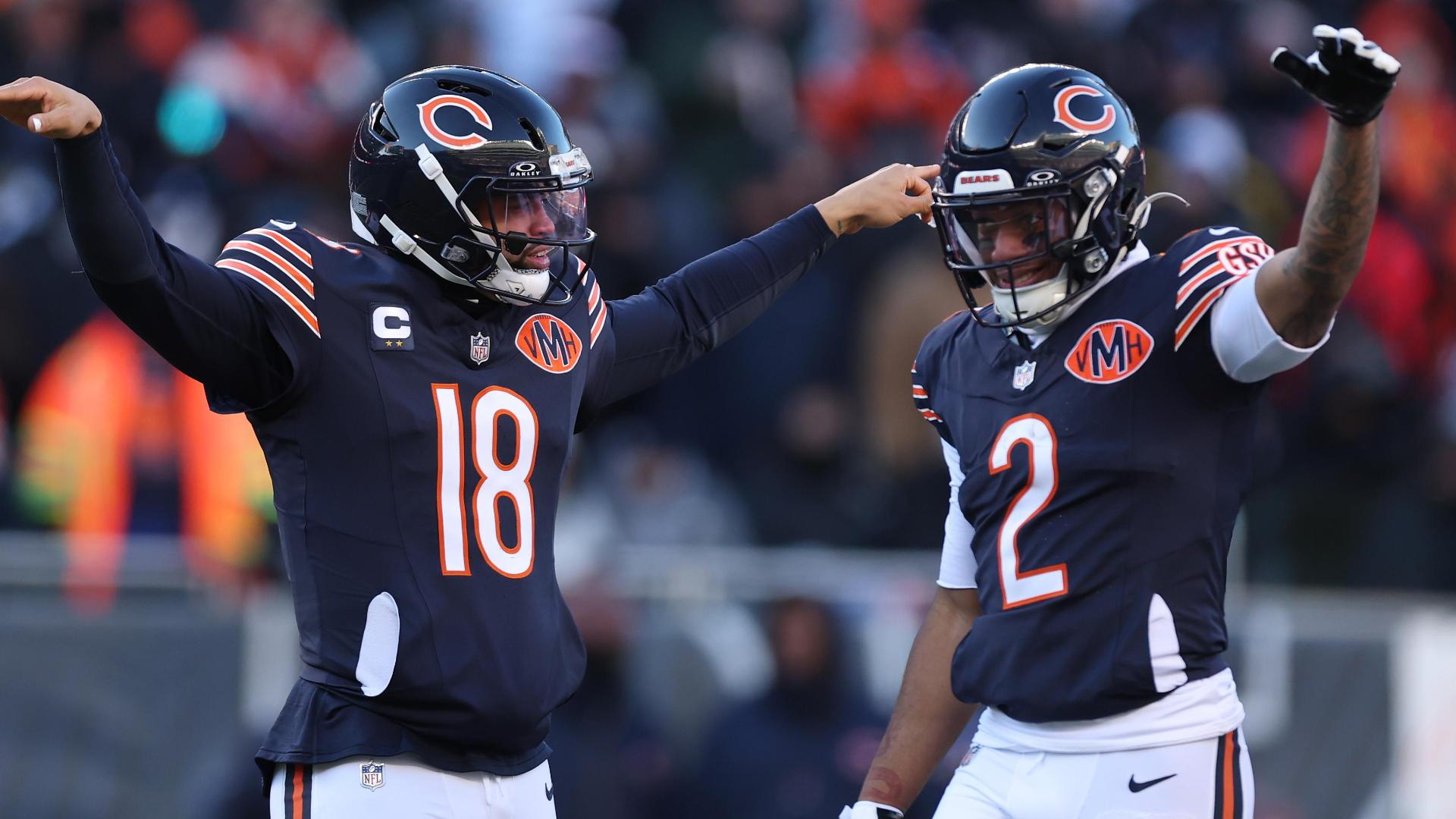 Caleb Williams throws for 2 TDs, Bears pound Browns even as Myles Garrett  closes in on sacks record - ABC7 Chicago