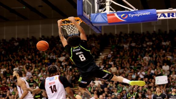 DJ Mitchell slams one home as the South East Melbourne Phoenix host the Illawarra Hawks.