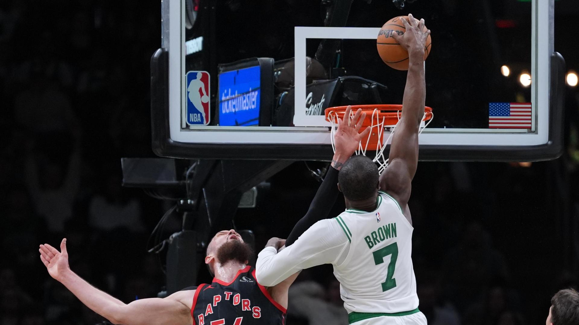 Jaylen Brown skies for big slam