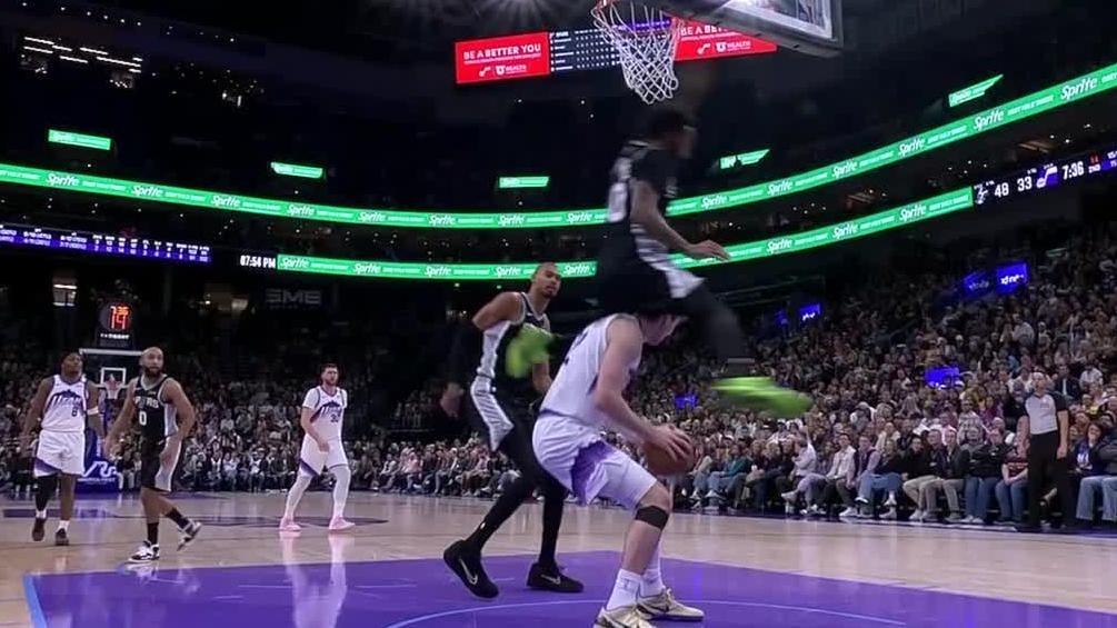 Kyle Filipowski gets leapfrogged by Julian Champagnie then blocked by Victor Wembanyama in one sequence for the Jazz.