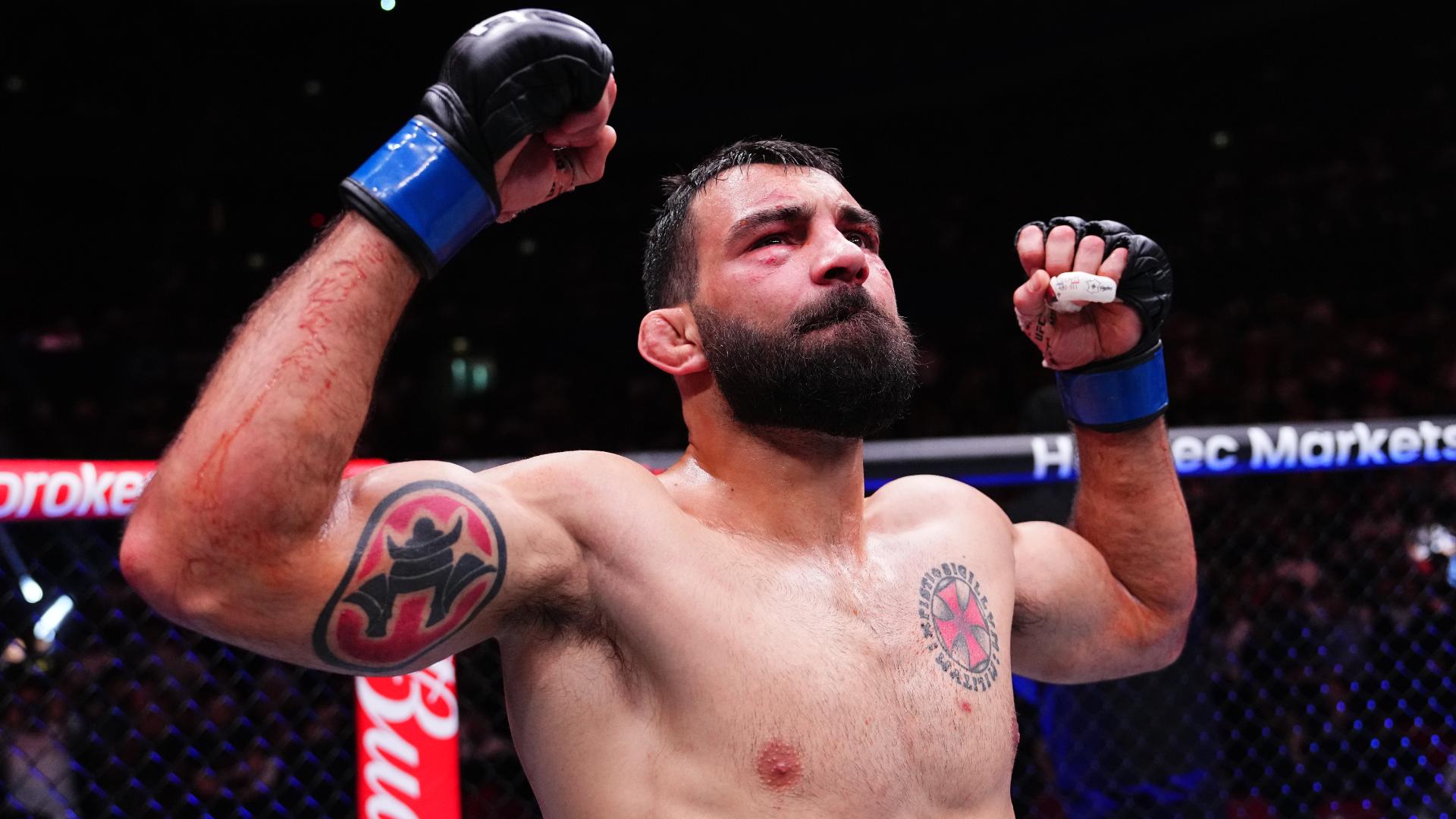 Benoit Saint-Denis dominates Dan Hooker for the TKO