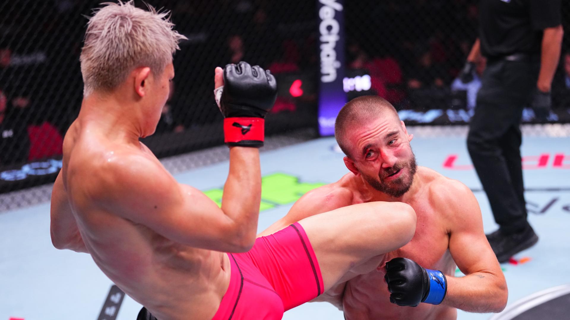 Nakamura KO's Szalay with a crushing high knee