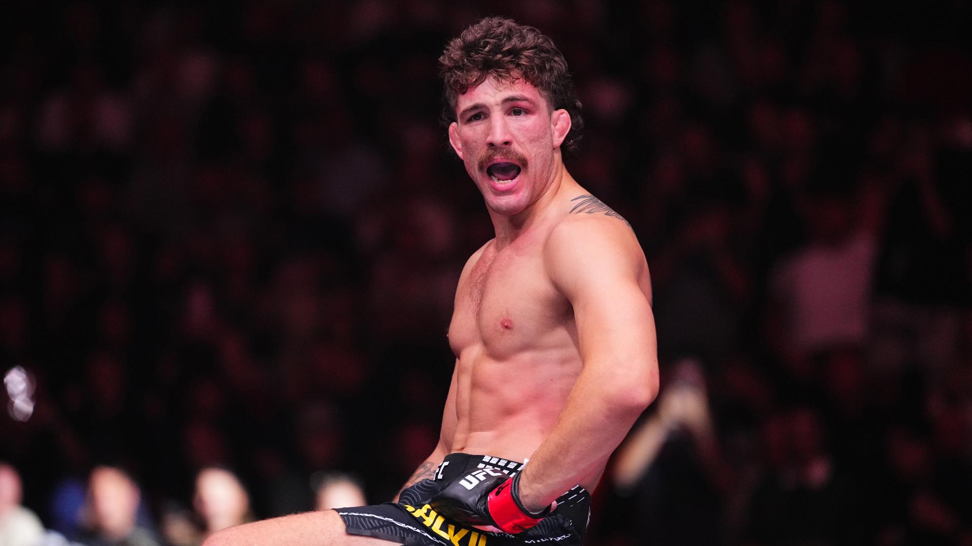 Salkilld chokes out Mullarkey in dominant Round 1 win