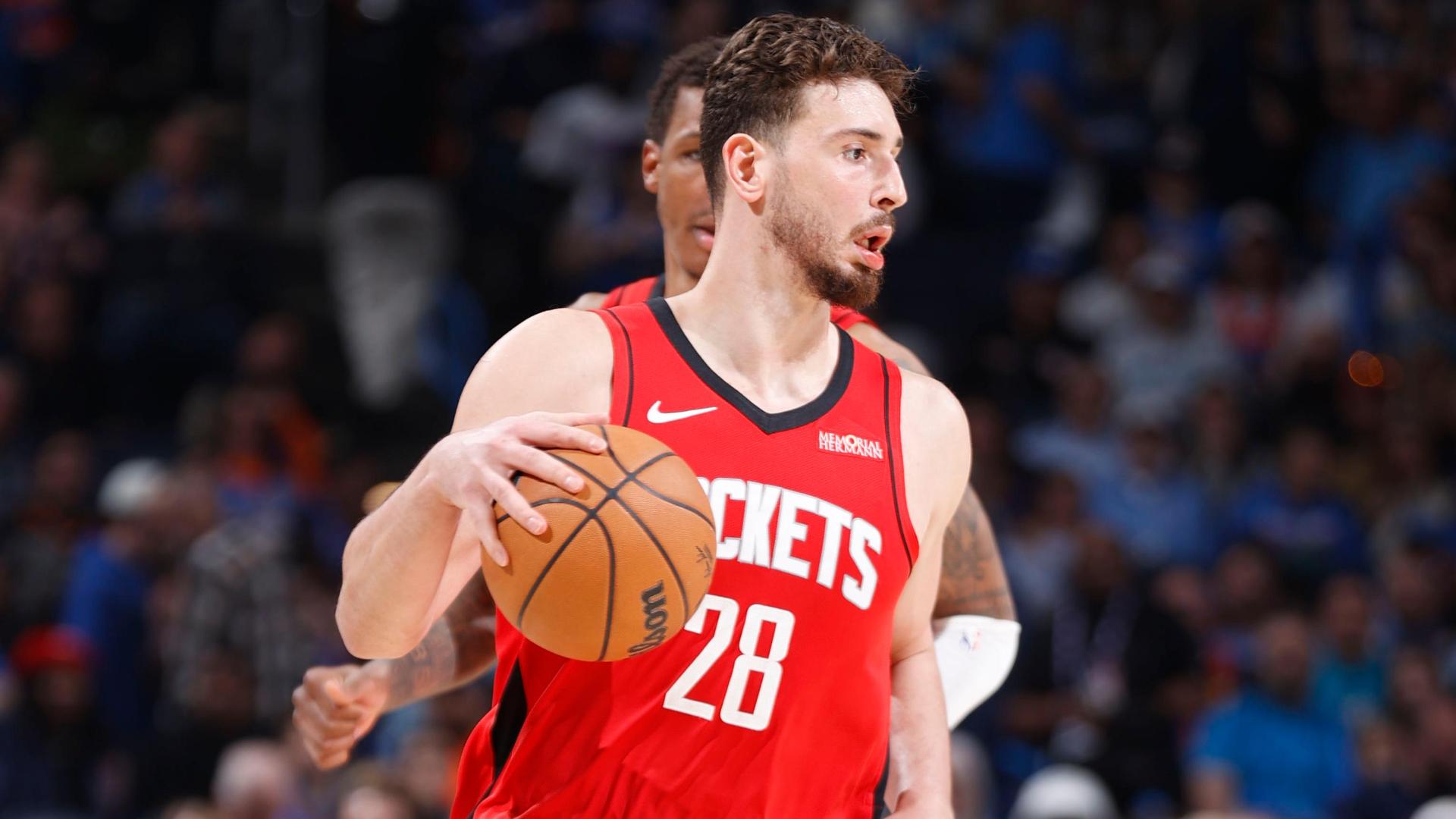 Alperen Sengun gets it done on both sides of the ball for the Rockets.