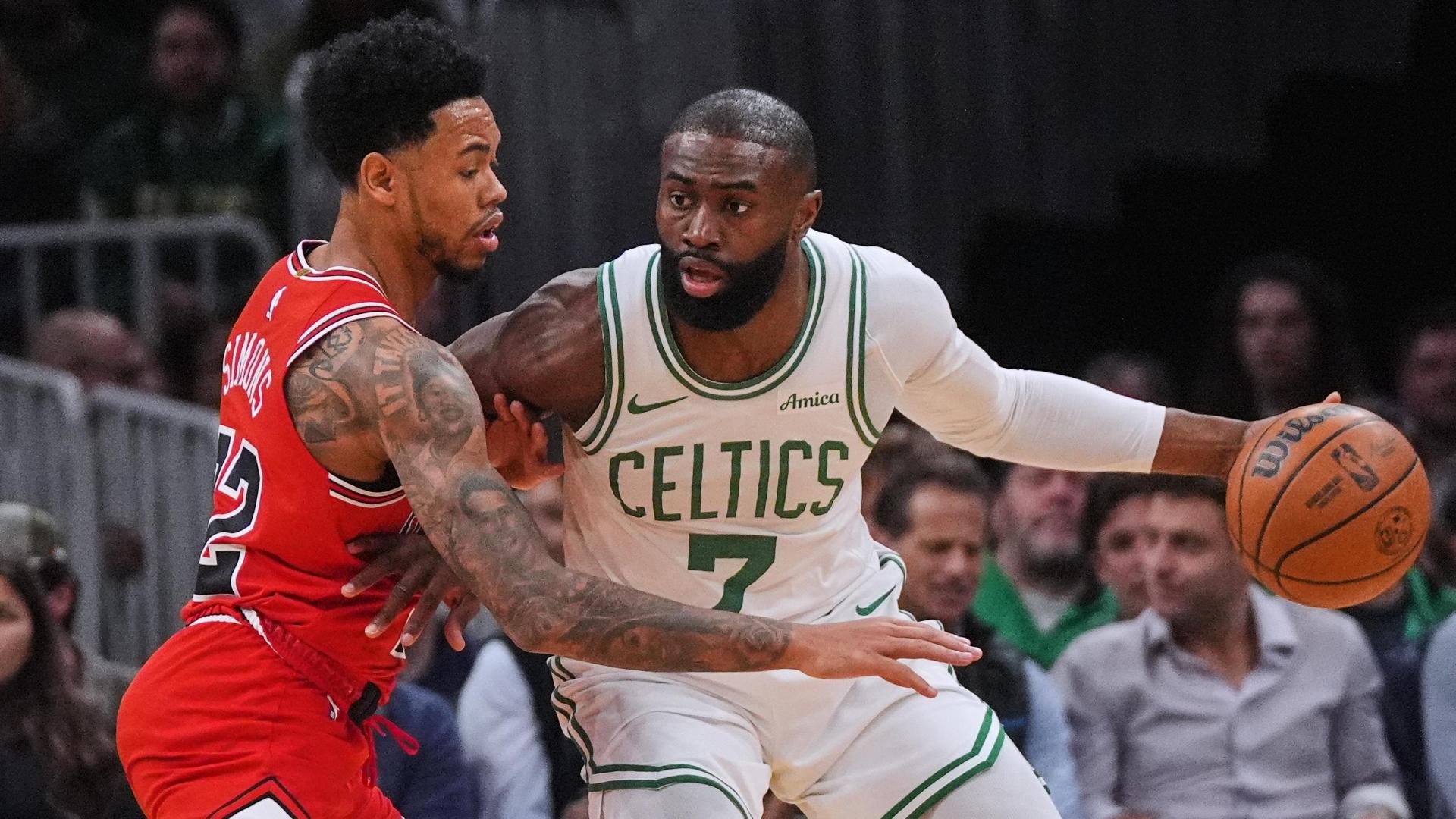 Jaylen Brown scores 24 points to lead the Celtics to a 124-105 victory over the Bulls.