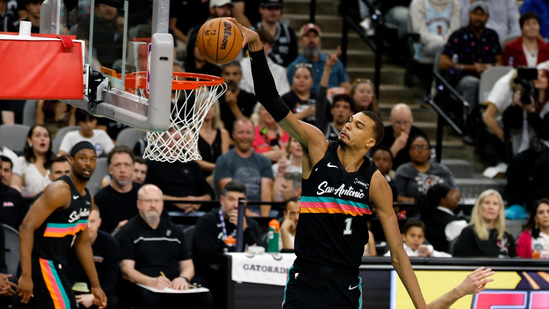 Victor Wembanyama highlights vs. Dallas Mavericks