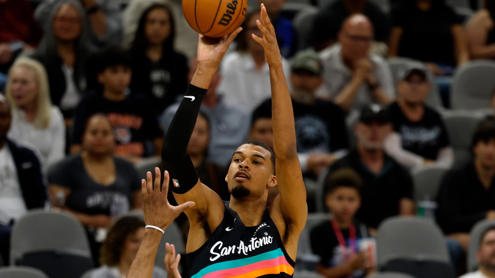 Wemby and Flagg have historic duel