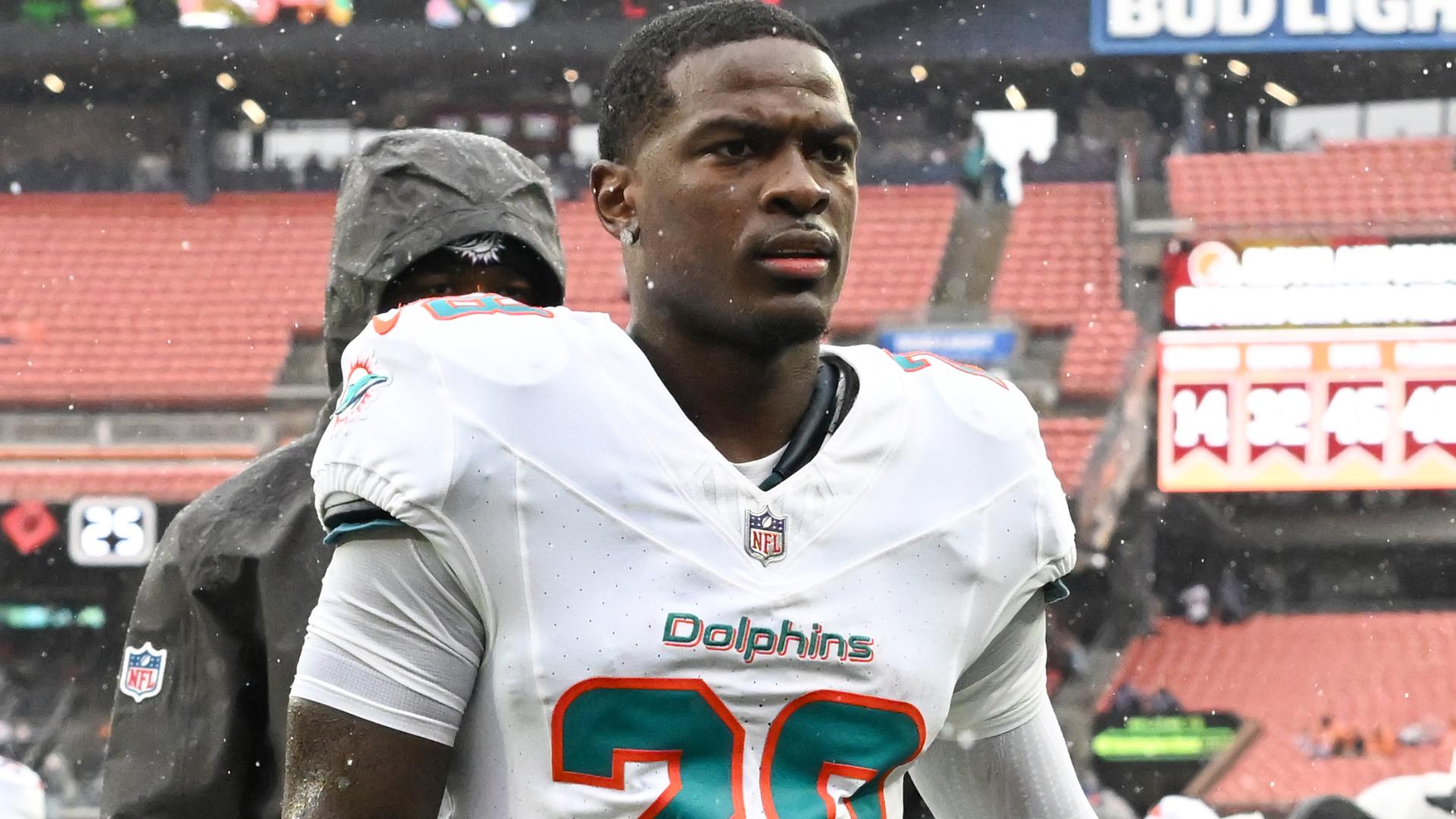 Dolphins Lock Down De'Von Achane with Massive $64 Million Extension