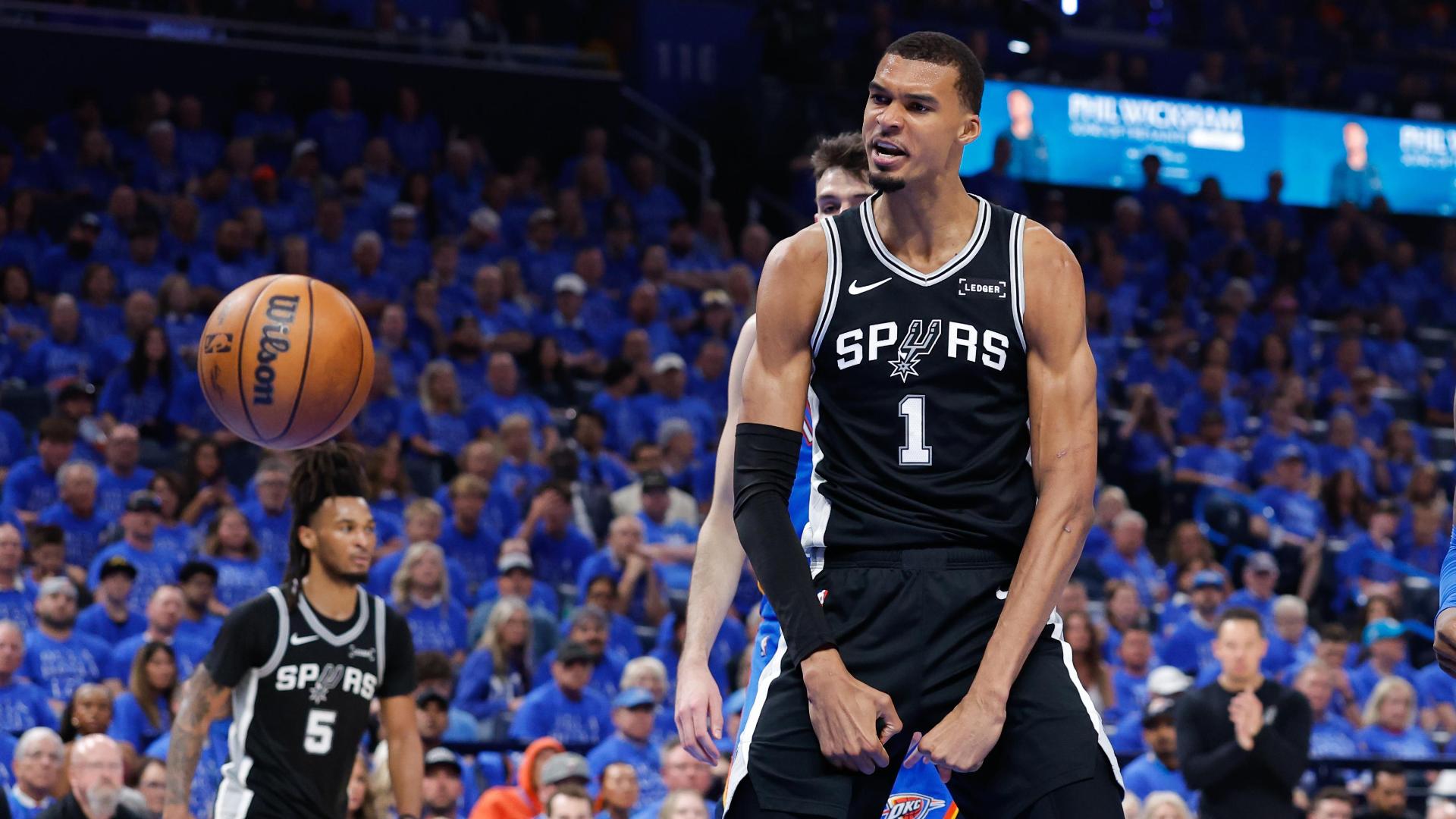 NBA: Oklahoma City Thunder vs San Antonio Spurs