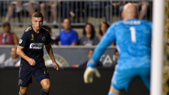 Union back atop the East after massive win over Atlanta