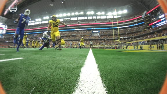 September 02, 2017: Michigan Wolverines quarterback Wilton Speight #3  during the Advocare Classic NCAA Football game between the University of  Michigan Wolverines and the University of Florida Gators at AT&T Stadium in