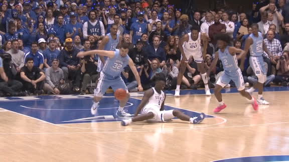 Zion leaves game vs. UNC with knee injury
