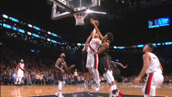 Nurkic posterizes two defenders