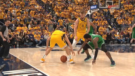 Irving converts sneaky steal into jumper