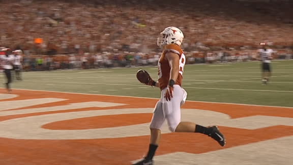 Texas regains lead on trick play
